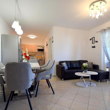 Apartment Lucy Malinska Luaran gambar