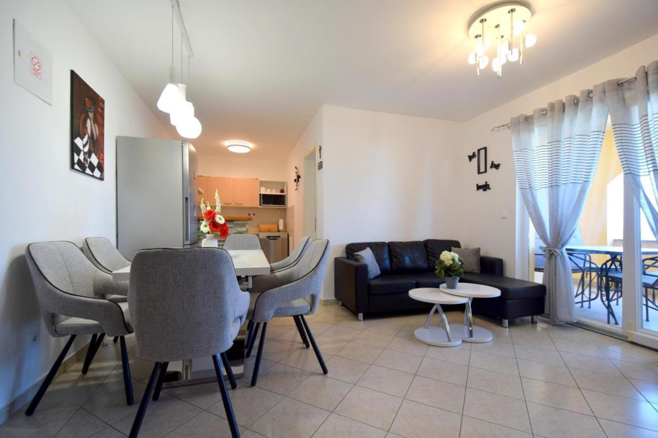 Apartment Lucy Malinska Luaran gambar