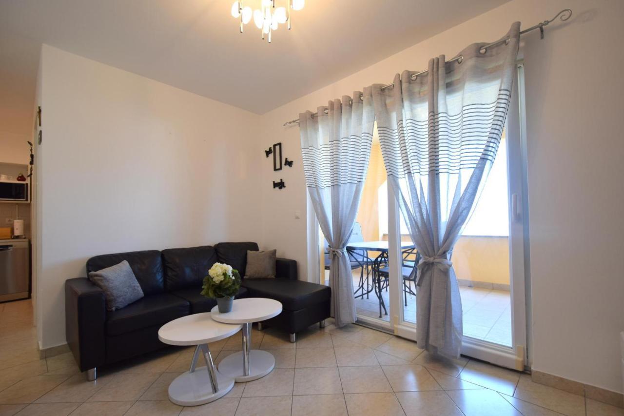 Apartment Lucy Malinska Luaran gambar
