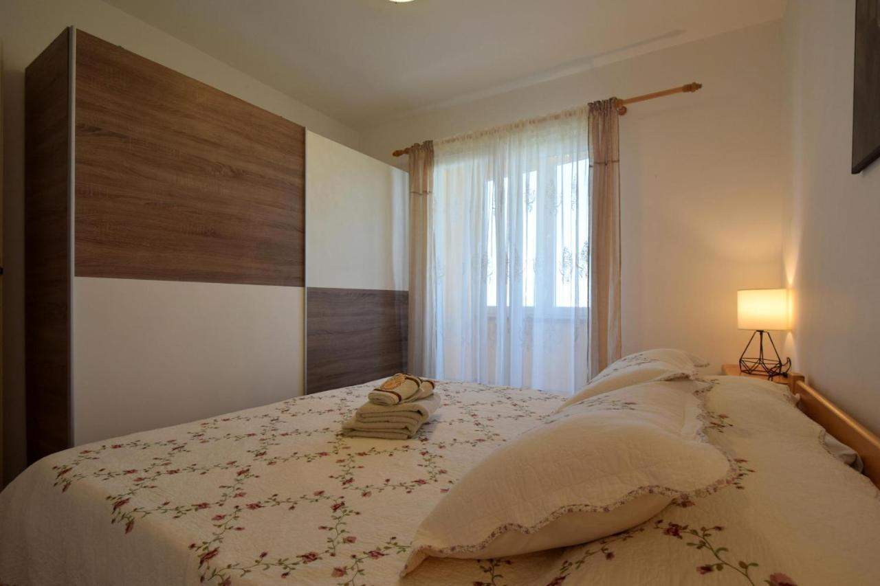 Apartment Lucy Malinska Luaran gambar