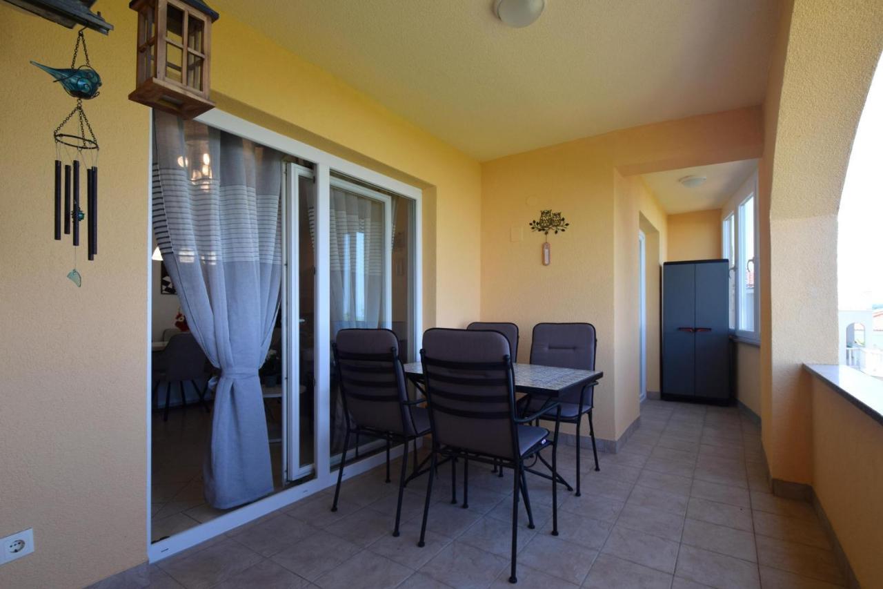 Apartment Lucy Malinska Luaran gambar
